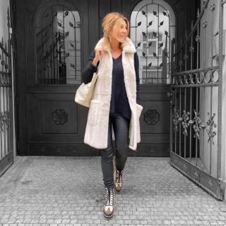 Už jste dnes koukali na náš e-shop najdete tam celý outfit!🛍✨ www.armadio.cz✨ #armadio #preloved #prelovedbranded...