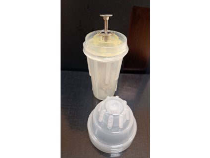 pouzdro plastové s injekční stříkačkou 2ml