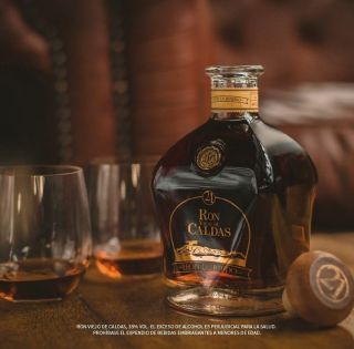 Ron Viejo de Caldas 21y León Dormido 40% 0,75L Rumy Ron Viejo de Caldas zrají v sudech z kolumbijského bílého dubu ve...