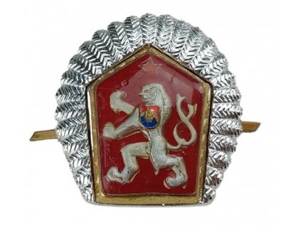 Odznak LEV ČSLA na čepici stříbřité lemování (okruží)