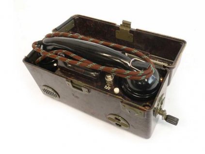 Polní telefon ČSLA TP-25 (telefonní přístroj)