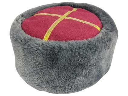 Čepice zimní Papakha z šedé kožešiny s červeným vrškem