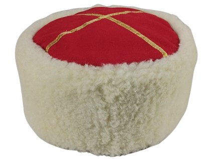 Čepice zimní Papakha z bílé kožešiny s červeným vrškem