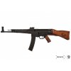 Útočná puška samopal Sturmgewehr 44 (StG44) Německo WWII 1943