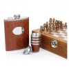 Ploskačka v darčekovej kazete hnedá so šachom 240ml2