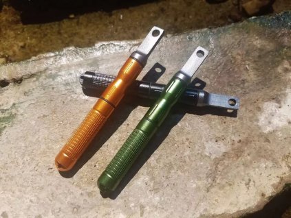 Kresadlo kovové na kľúče Survival Fire Starter (Varianta oranžové)