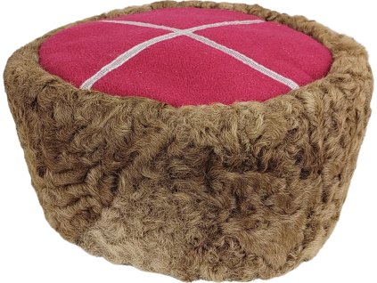 Čiapka zimná Papakha z hnedej kožušiny s červeným vrškom (Veľkosť 55)