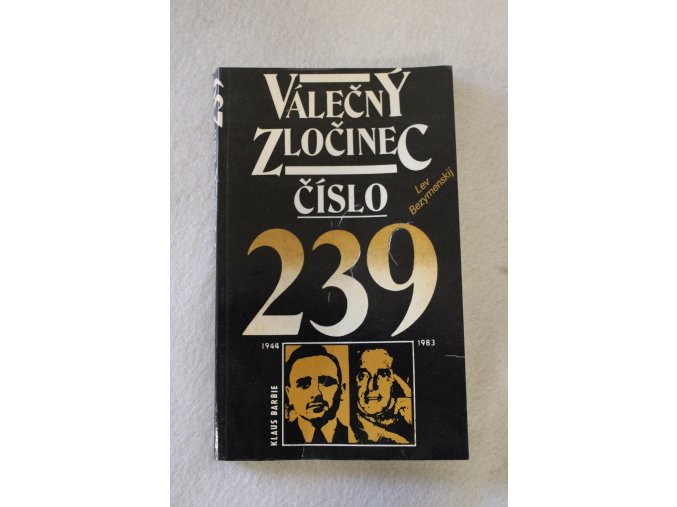 Kniha Válečný zločinek číslo 239