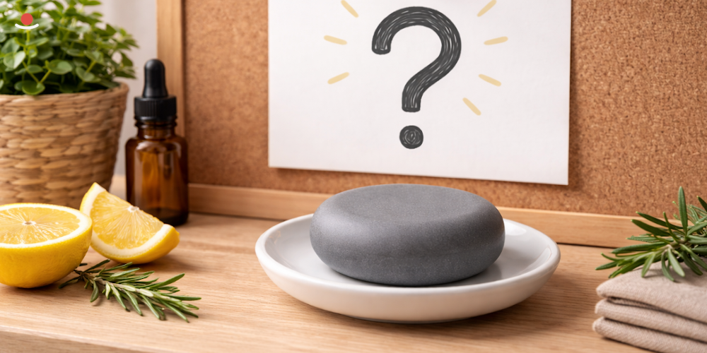 Aromakámen ve svěžím prostředí s velkým otazníkem v pozadí