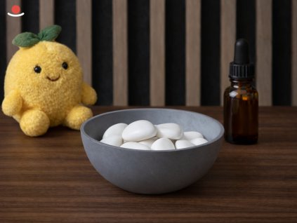 Tmavý Miyabi s bílými aromakamínky