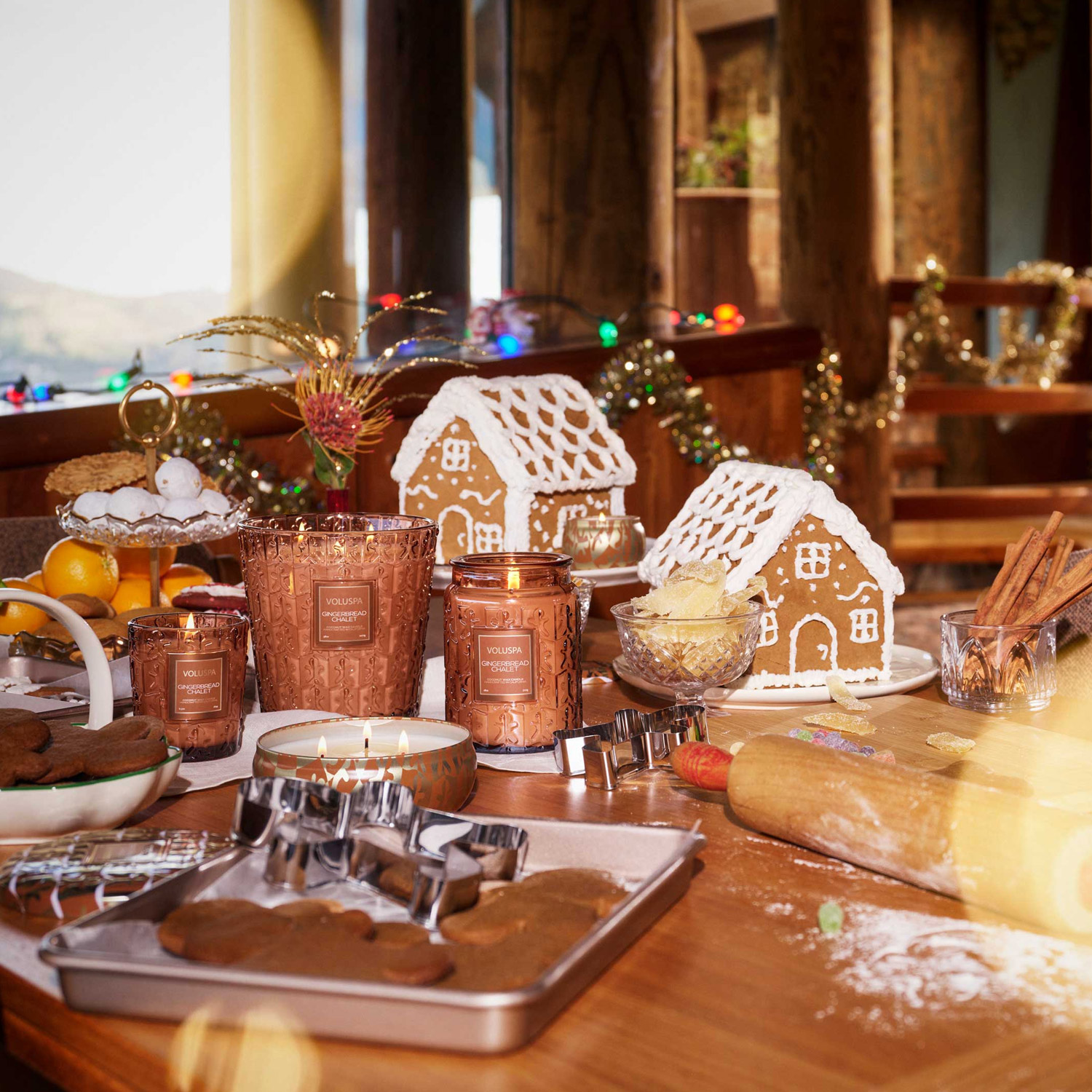 voluspa-kolekce-holiday-gingerbread-chalet