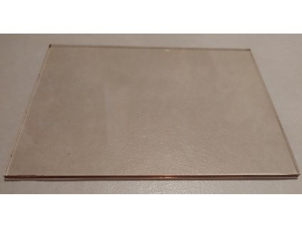 Sklo do dvířek topeniště o rozměrech 170 x 150 x 4 mm