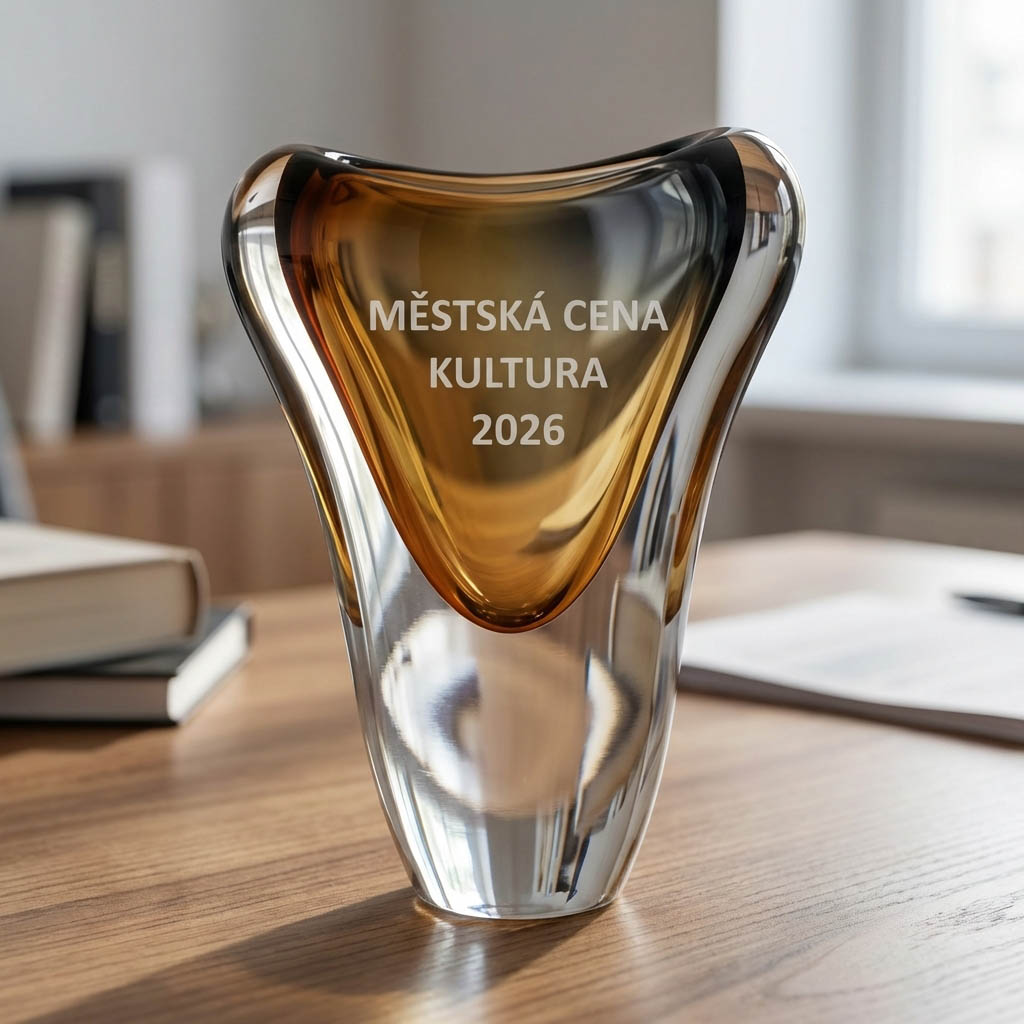 Moderní skleněná váza s gravírováním MĚSTSKÁ CENA KULTURA 2026