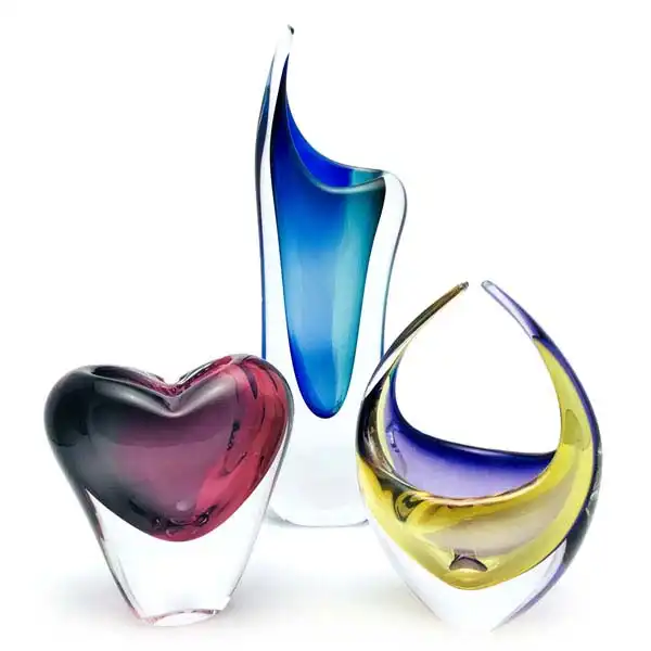 Handgemachte Deko Glaskunst Vasen. Originelle Bohemia Glas Produkt.