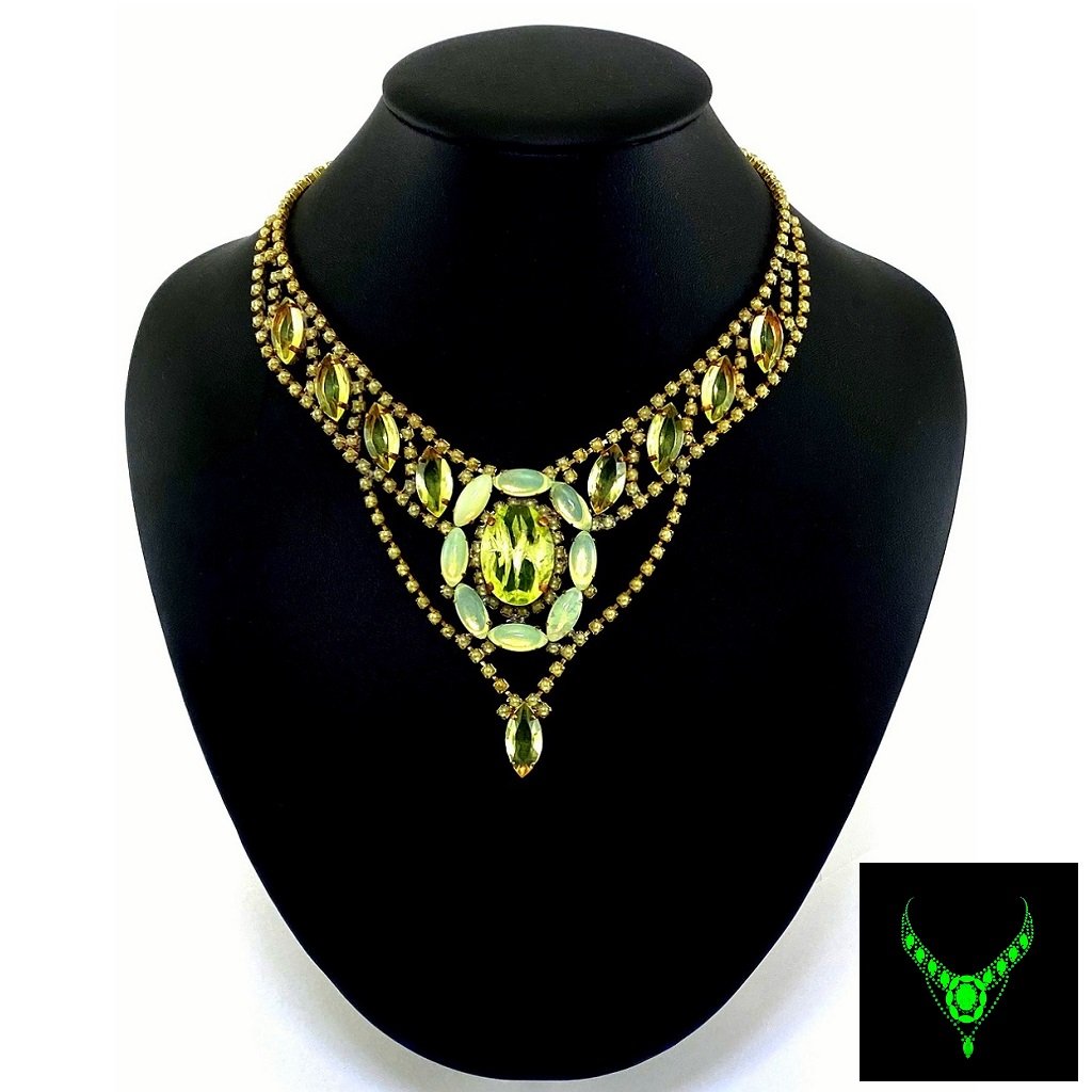 Uranium Glass Art Deco Necklace — Vintage Jewelry