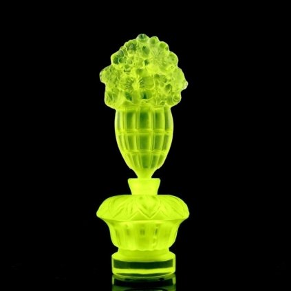 Uranium vaseline Art Deco glass perfume bottle with floral bouquet stopper, Lalique-style design – artdeco1930.com