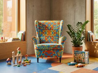 Art that transforms any room into a playful oasis. 🧸🎨 The Strandmon armchair dressed in our signature LINIE cover brings a...