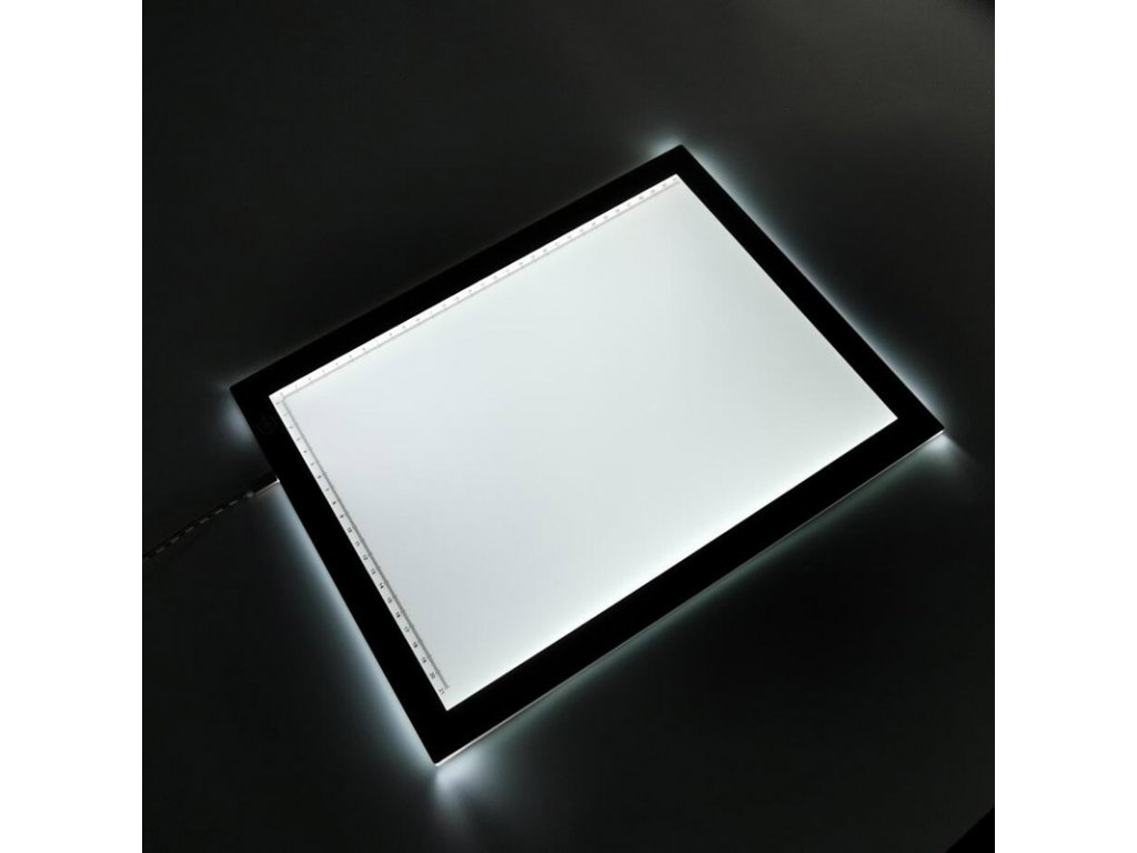 Une aide pratique – une tablette lumineuse pour le broderie diamant