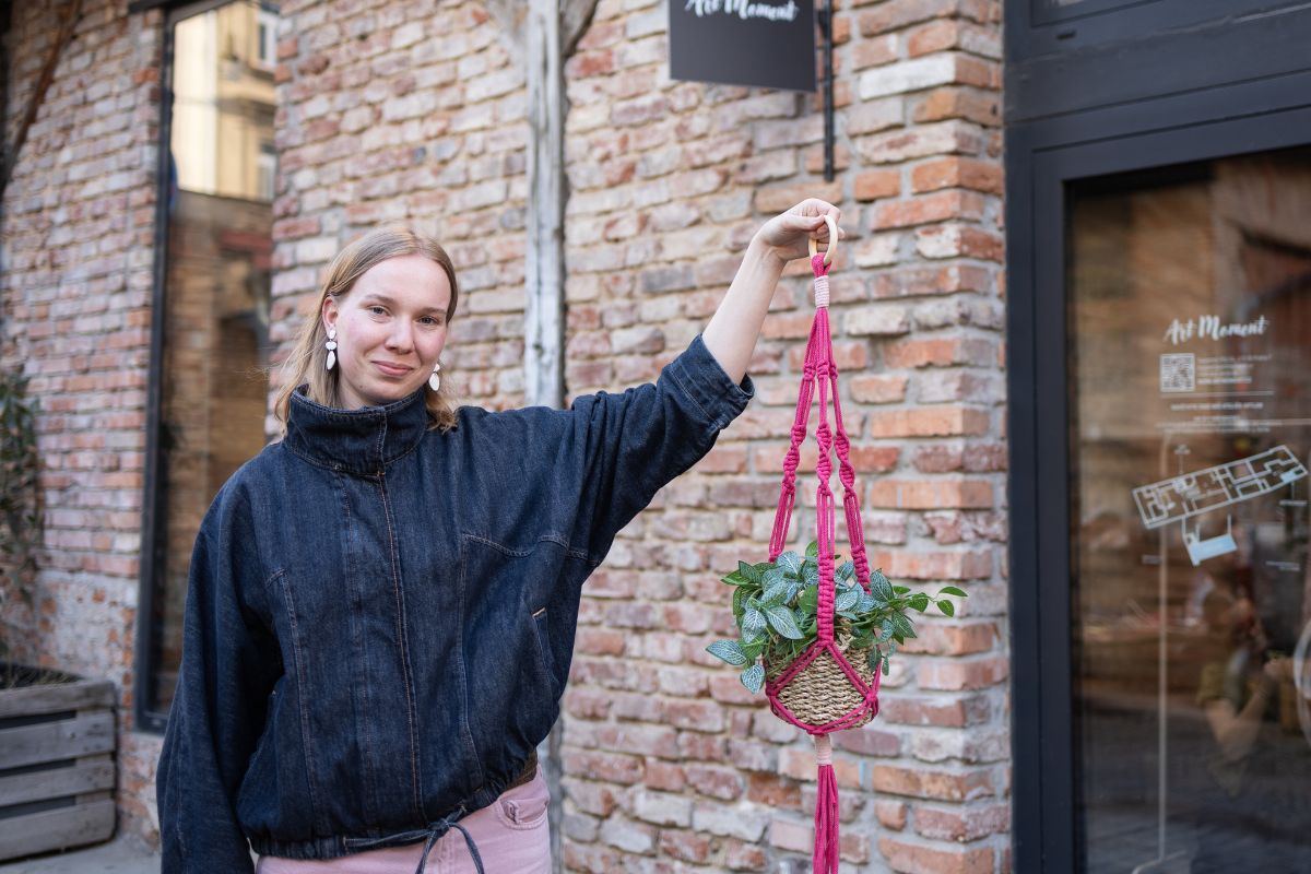 macramé uzlíky – práce s přízí na workshopu