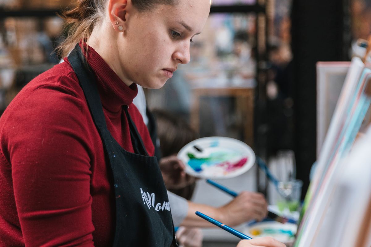 paint and sip Prague dates and venues