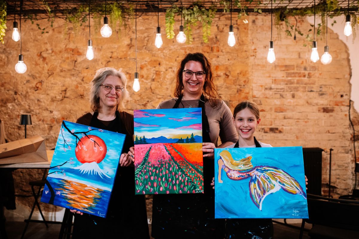 Babička odpočívá při kreativním zážitku s poukazem ArtMoment