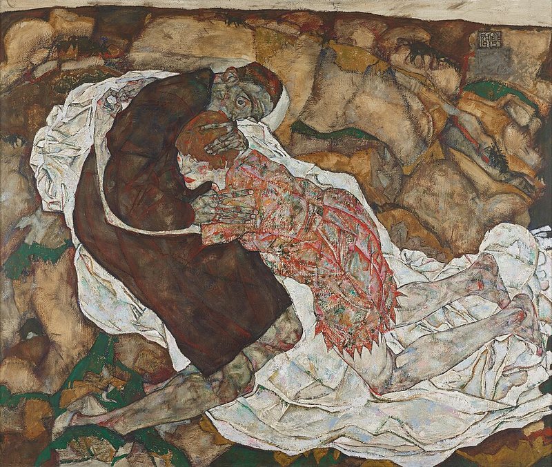 Smrt a dívka od Egona Schieleho, 1915 – muž v tmavém rouchu objímá dívku na bílé látce v hnědé krajině