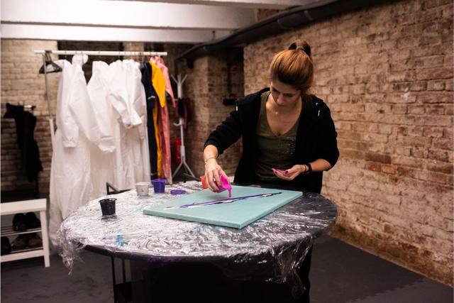 PouringArt v ArtLab – lití a vrstvení barev