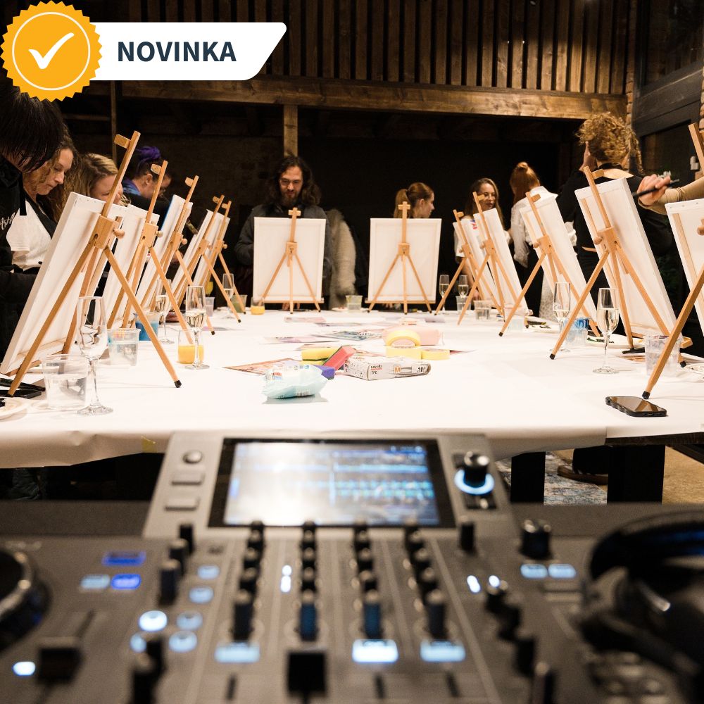 Malování s živým DJ setem, kde se barvy mísí s rytmem hudby a vzniká jedinečný tvůrčí zážitek.
