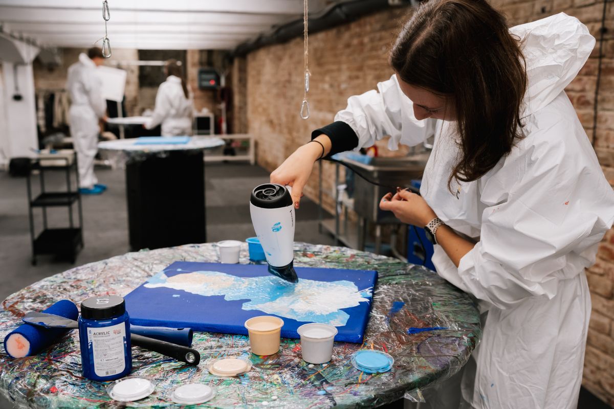 Art studio Praha interiér a zázemí pro kurzy malby