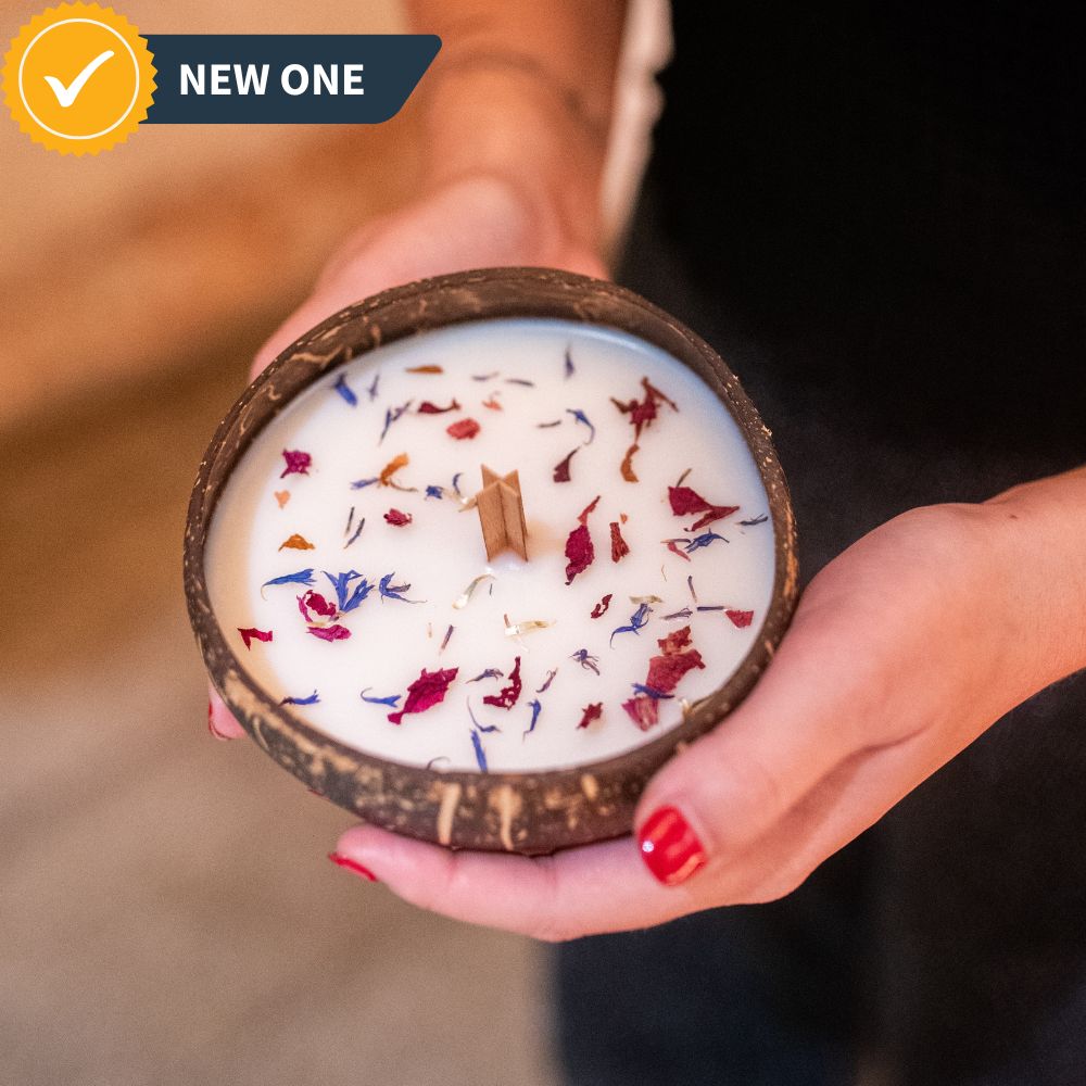 Making decorative candles from natural waxes