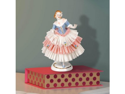 Aelteste Volkstedter Porcelánová soška Tanečnice v krajkových šatech