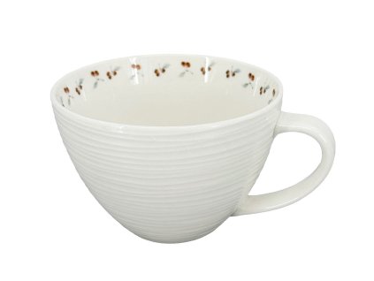 Stylový porcelánový hrnek s motivem bobulí, ideální pro zimní nápoje.
