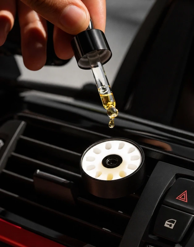 Aromatic89 Závěsný parfémovaný difuzér do auta 8 ml - Gold Mist