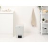 StepUp Pedal Bin 25L Light Grey 8710755800207 Brabantia 96dpi 1000x1000px 7 NR 31916
