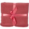 28154 1 oboustranna pletena deka pled v jahodove cervene barve rozmery 150 x 125 cm