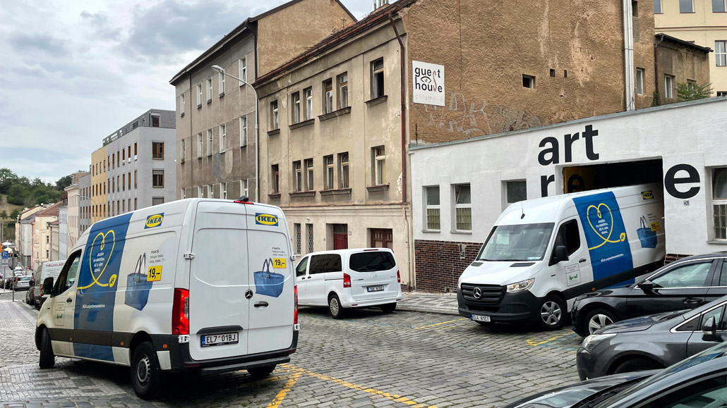 REALIZACE: Zbytkový materiál z provozu IKEA