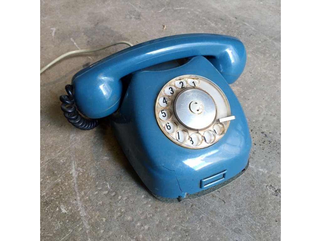 telefon modrý