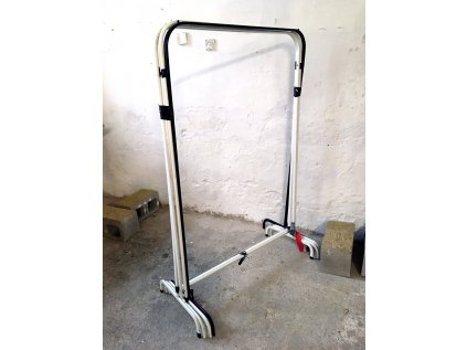 stojan na oblečení