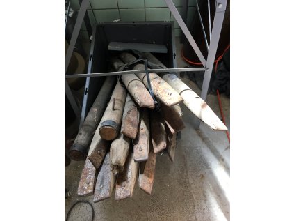 stanové kolíky dřevo