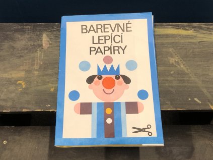 barevné lepící papíry