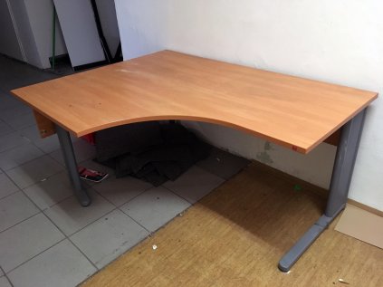 stůl IKEA Galand