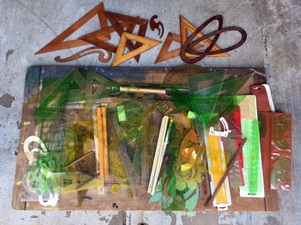 pravítka šablony křivítka