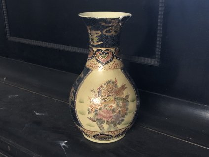 váza dekorovaná