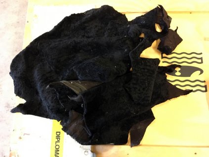 kůže kožich černý