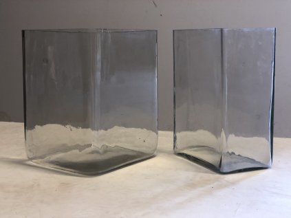 skleděné nádoby od akumulátoru