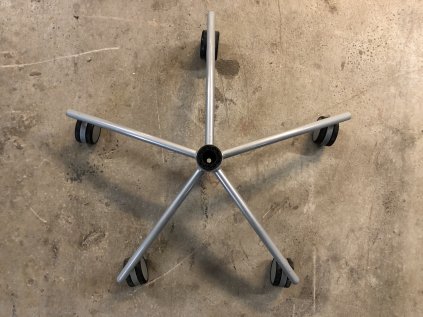 pojízdné kolečka z židle