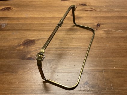 kov komponent na otvor kabelky