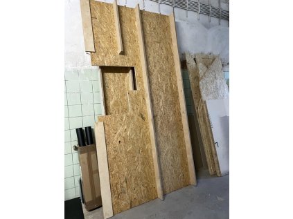 OSB podium s otvorem