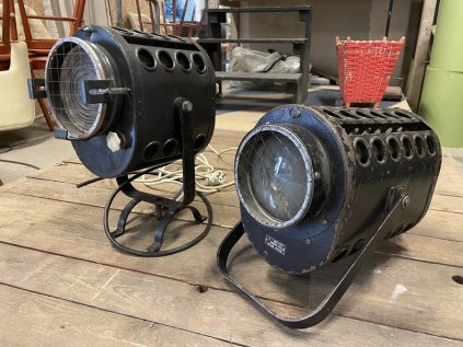 lampy staré divadlo