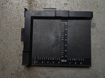 Pravítko na foto Meopta